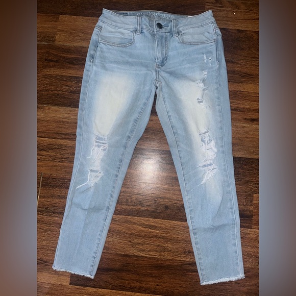 American Eagle Outfitters Light Blue Distressed Skinny Jeans size 2 - Picture 3 of 10